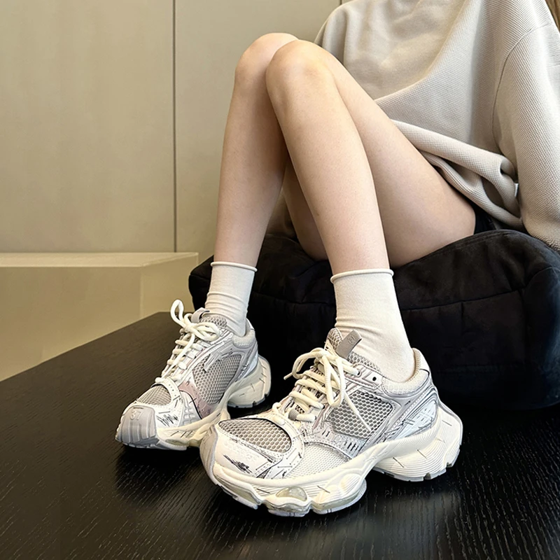 网面增高新款订书机钮曲鞋面老爹鞋女ins潮复古擦色休闲运动鞋