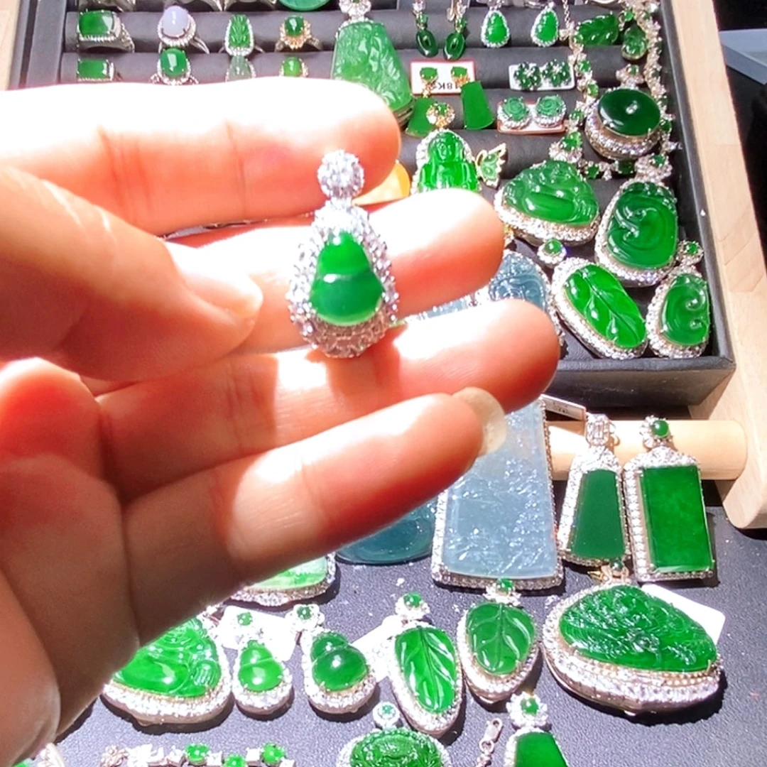 翡翠未镶嵌吊坠(不含链)A货翡翠21