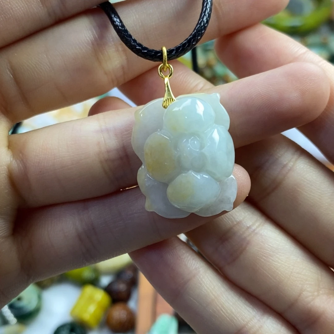 翡翠未镶嵌颈饰吊坠