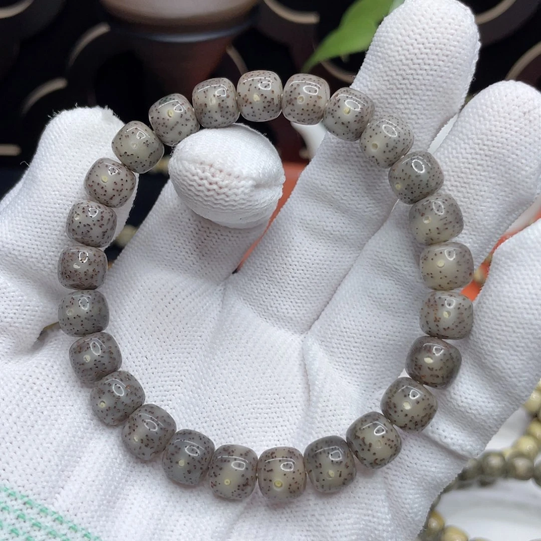 星月菩提吊坠43。9/8灰冰满天星