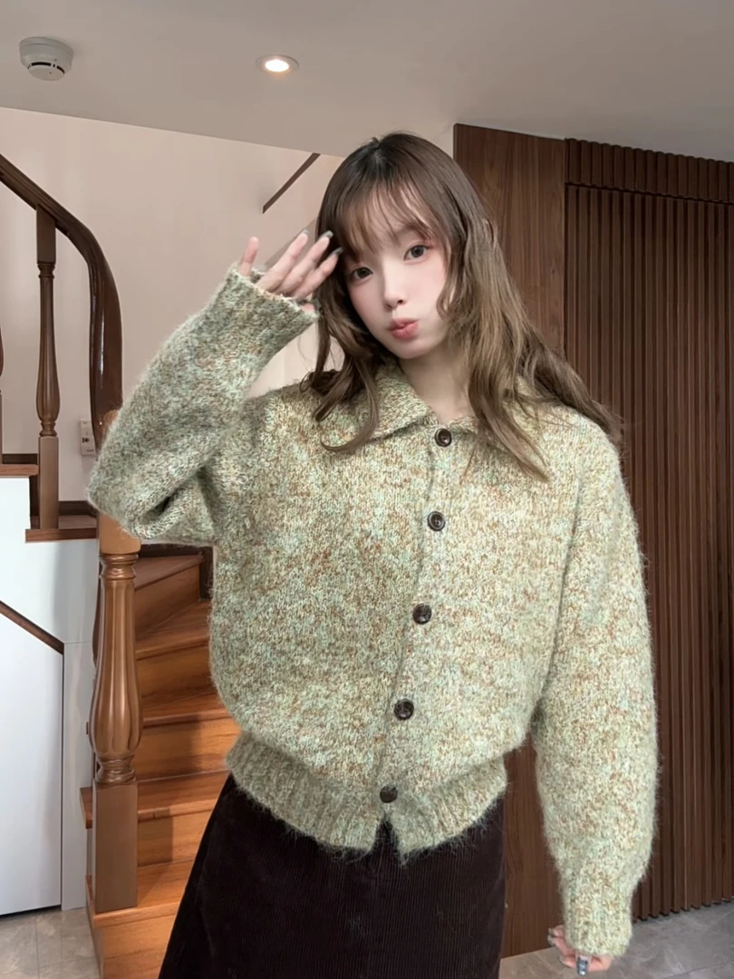 【小小椰】女针织开衫毛衣复古短款设计感冬季翻领YT1347