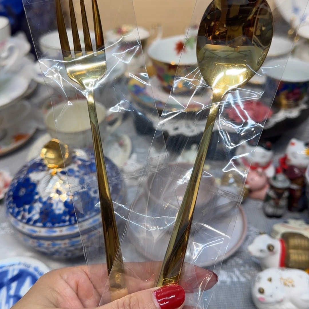 茶盏咖啡杯里的咖啡是我的