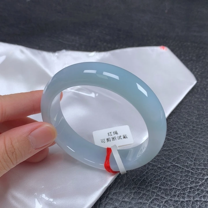 A****翡翠未镶嵌手镯