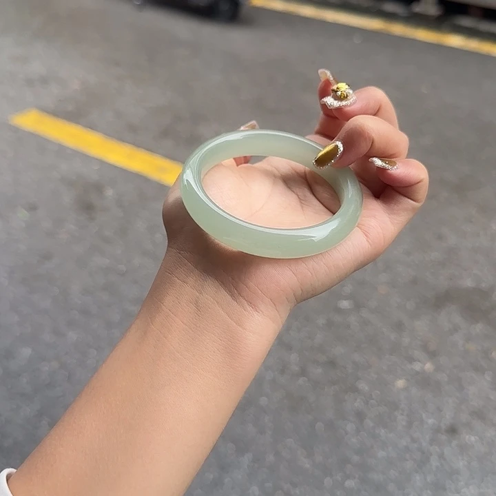 东陵石未镶嵌手镯