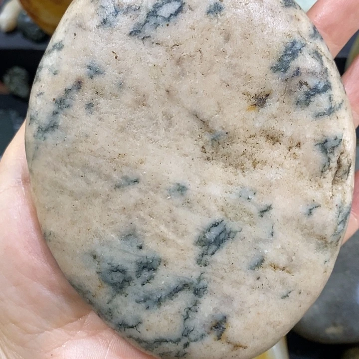 寒***隐未镶嵌和田玉（糖玉）挂件
