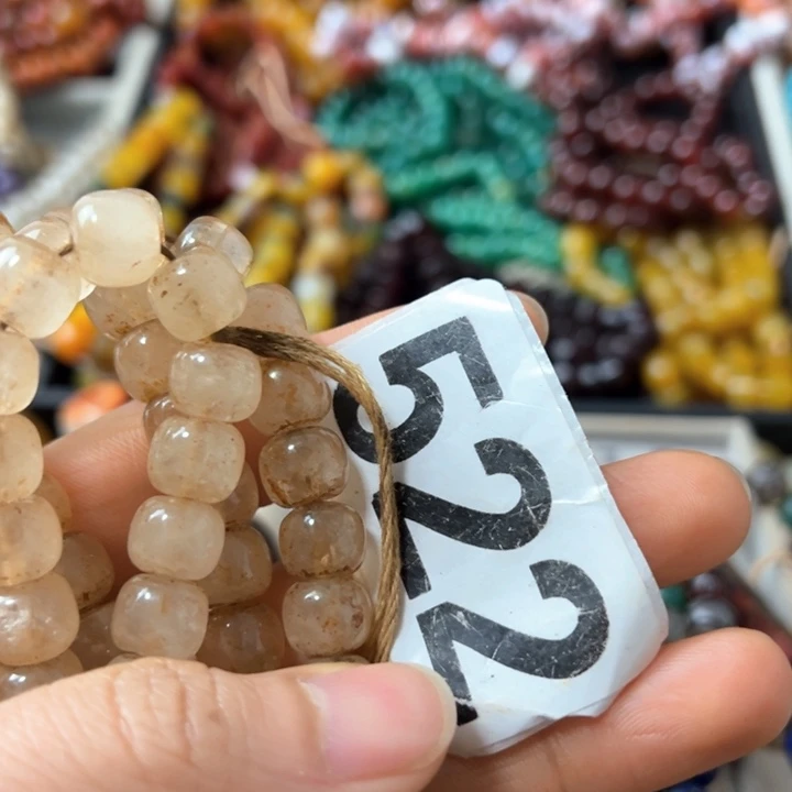 玛瑙/玉髓颈饰未镶嵌云*躲