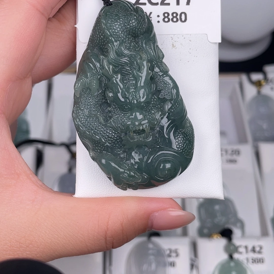 翡翠未镶嵌颈饰zc217