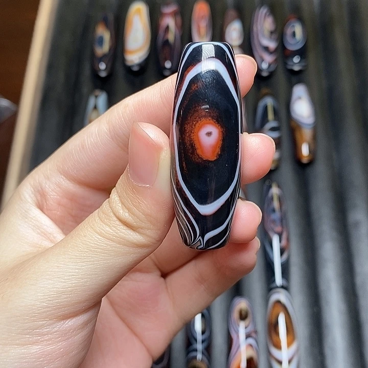 童***虎玛瑙/玉髓未镶嵌颈饰