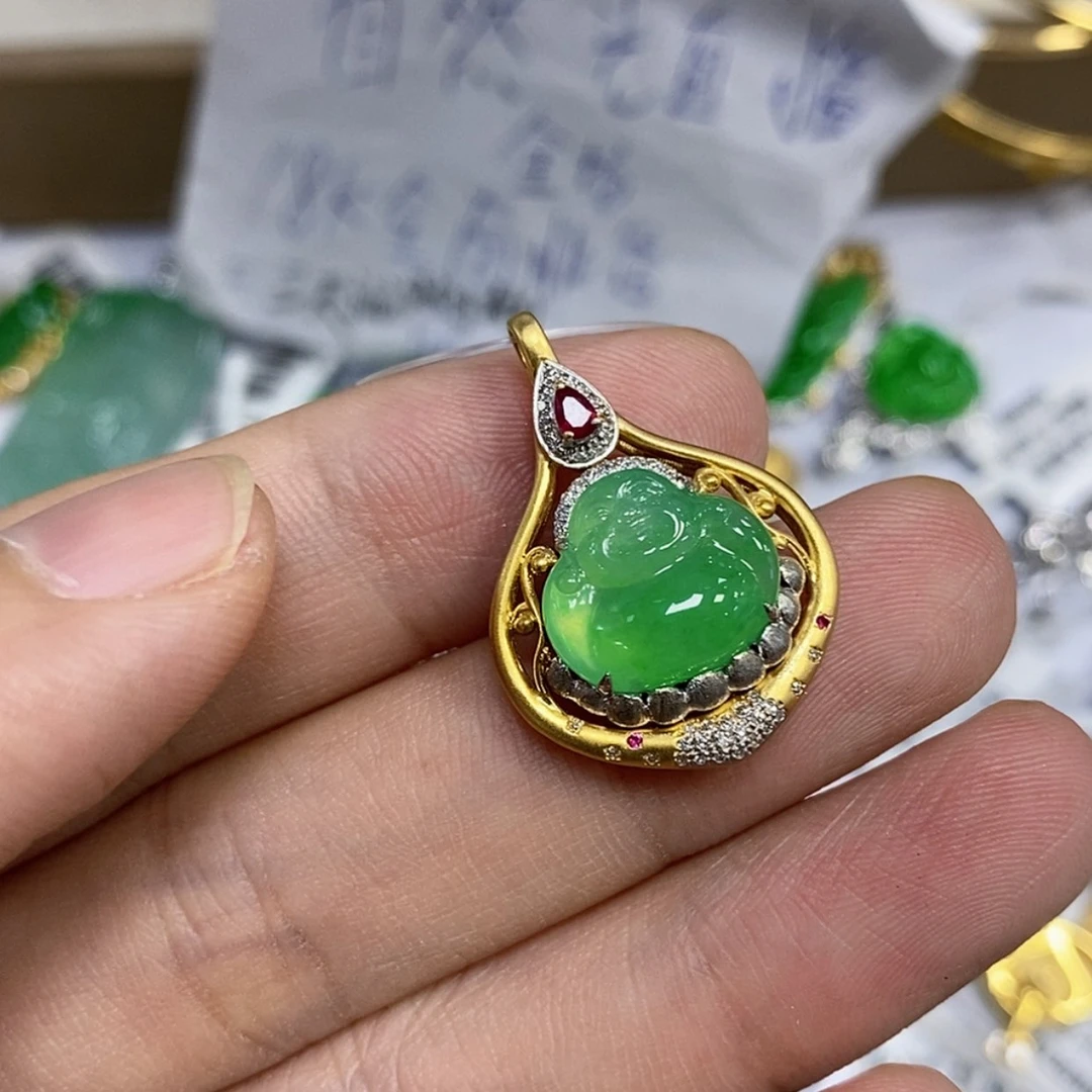 【闪购商品】颈饰18K金镶嵌翡翠恩*贝吊坠