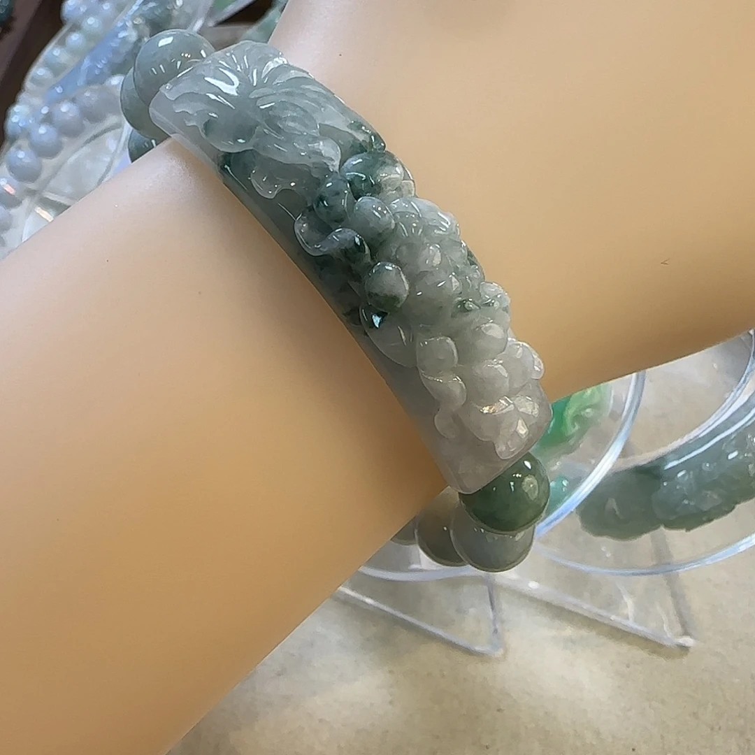 颈饰未镶嵌翡翠手牌