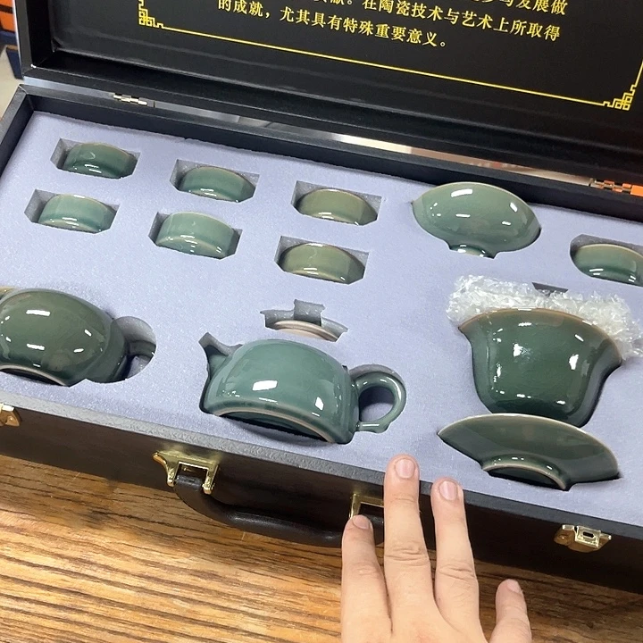孤品茶具套装等。