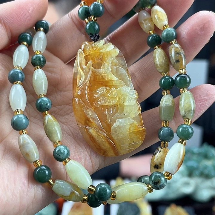 蛇纹石玉颈饰未镶嵌