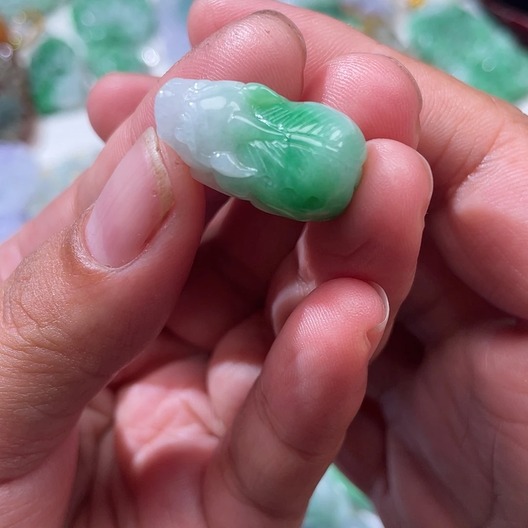 翡翠未镶嵌颈饰翡玉缘翡翠