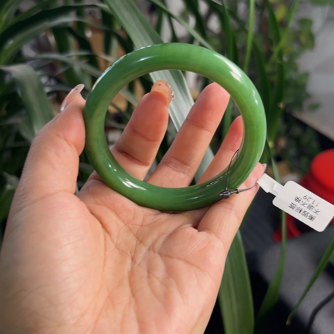 和田玉未镶嵌手镯辣阳绿 58 59