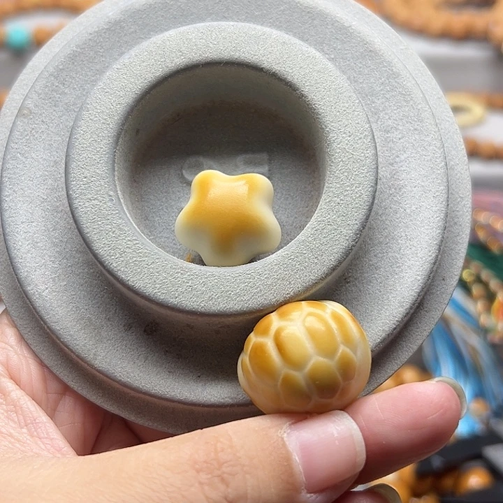 兔***跑手串猴头核桃猴头陪