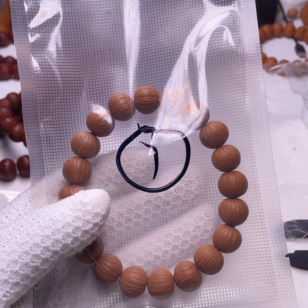 猴头核桃吊坠聚宝盆