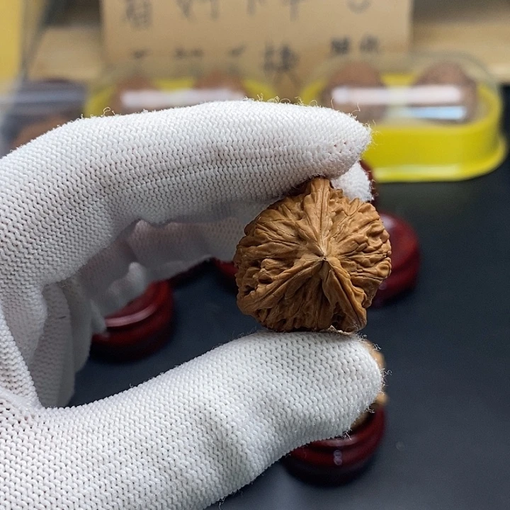 教***瘦吊坠文玩核桃瑕疵不退不换