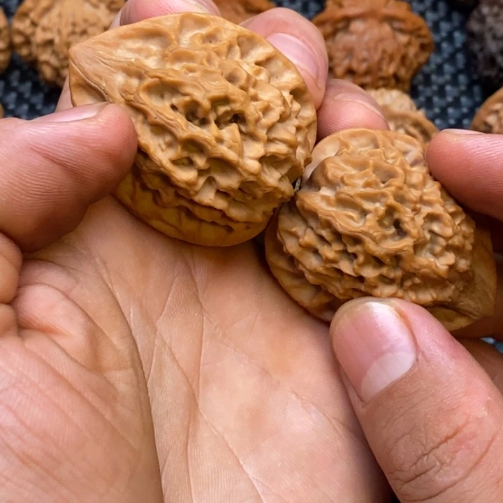 秦岭赵赵文玩 秦岭野生鸡心39