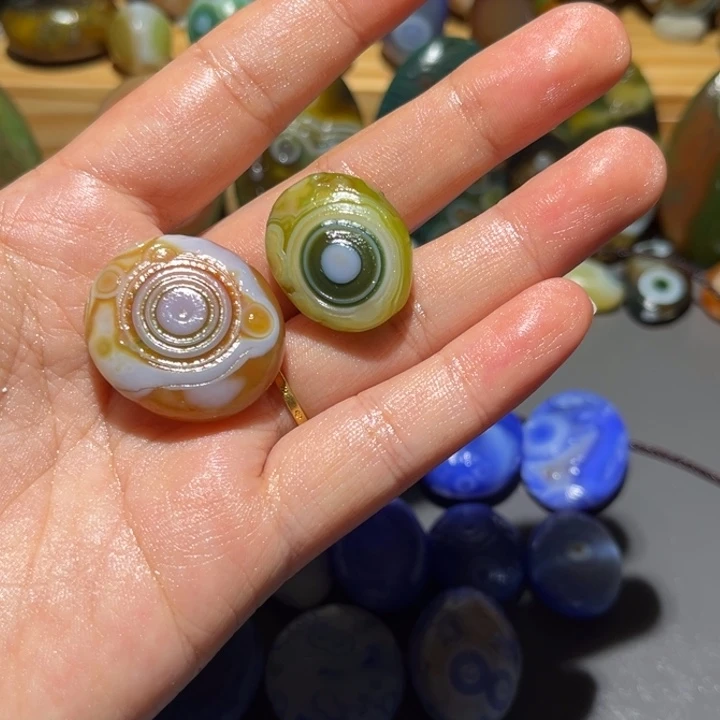苍***姿玛瑙/玉髓未镶嵌颈饰