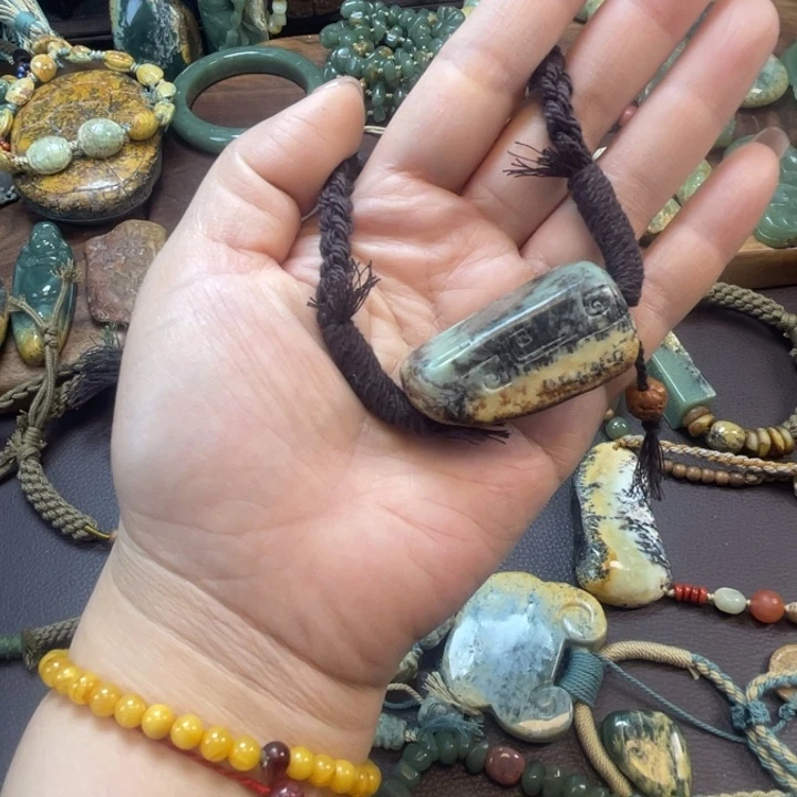 岫岩河磨玉（透闪石质玉）未镶嵌珠宝半成品