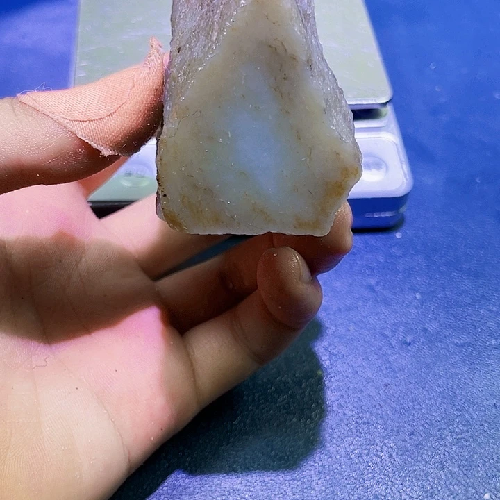 未镶嵌和田玉（糖玉）珠宝半成品