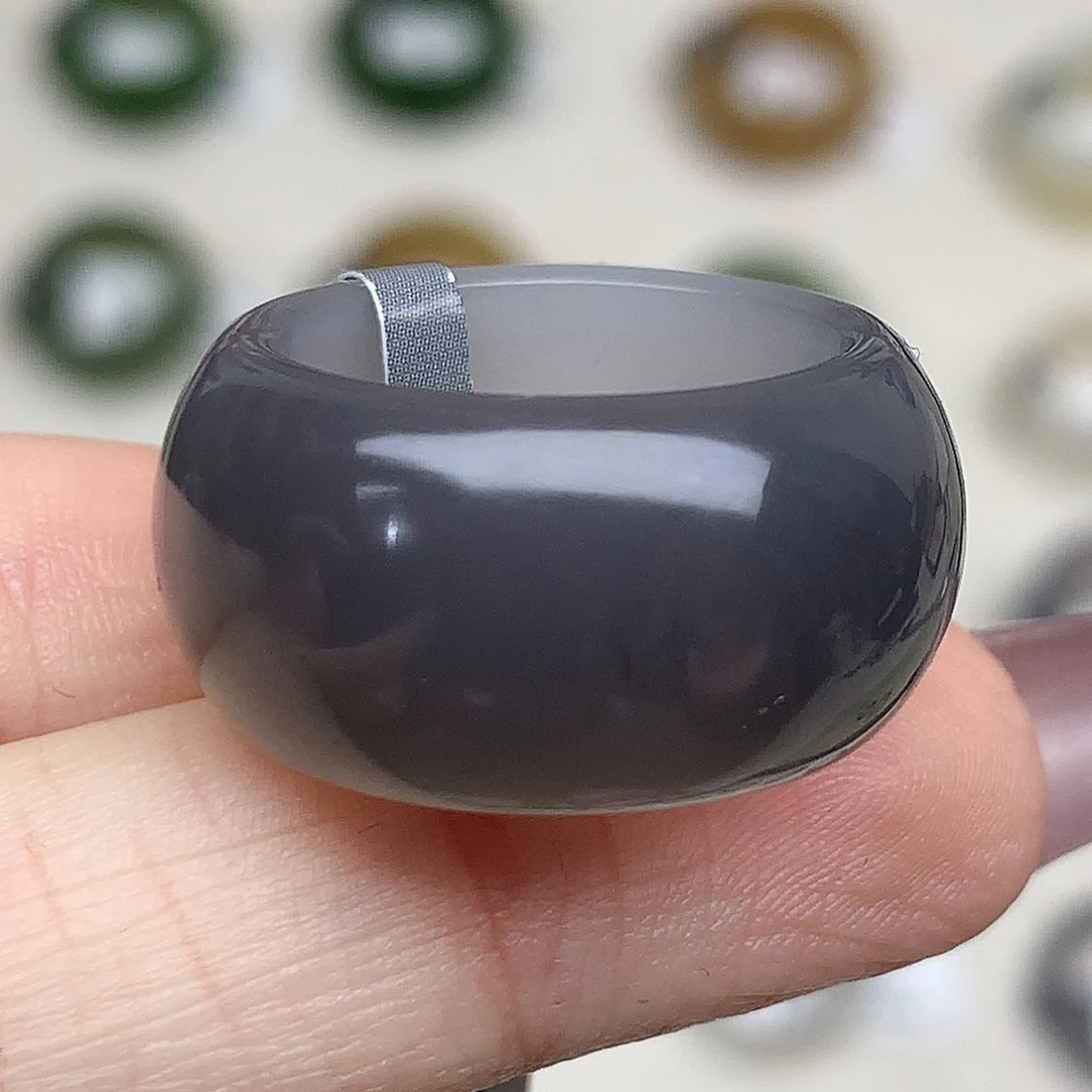 未镶嵌戒指和田玉