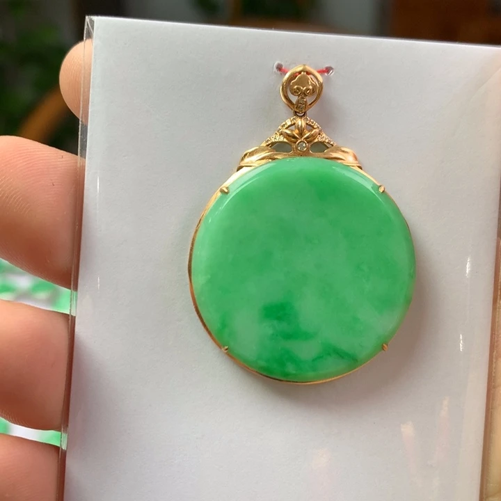 翡翠18K金镶嵌颈饰翡翠吊坠