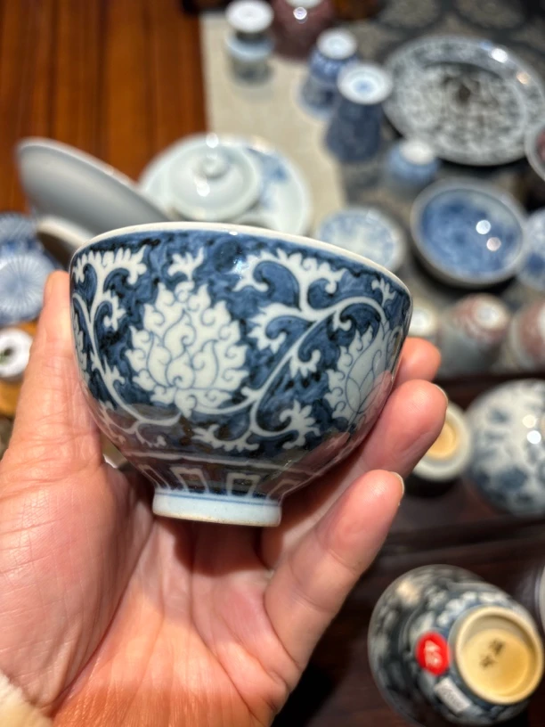 顽古*手工手绘蓝底金刚莲纹杯（90毫升）