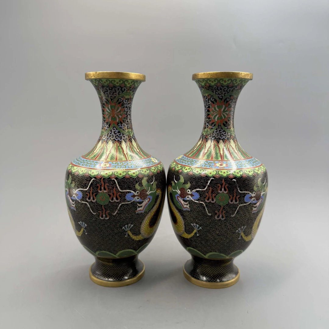 清晚期 掐丝珐琅双龙戏珠纹赏瓶一对 23103