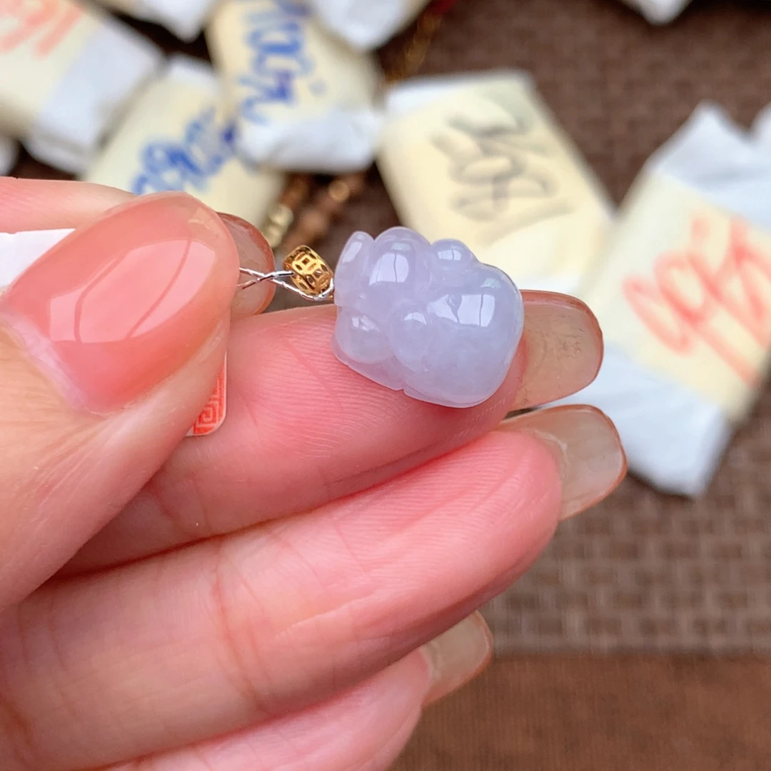 18K金镶嵌挂件翡翠