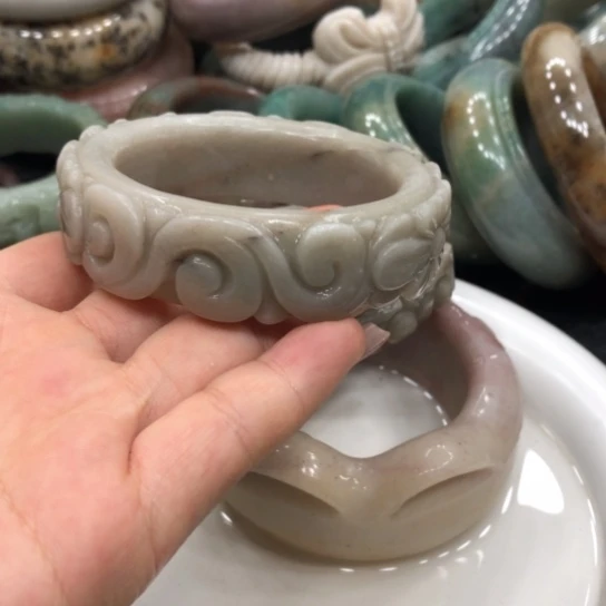 未镶嵌石英质玉珠宝半成品冰****聊