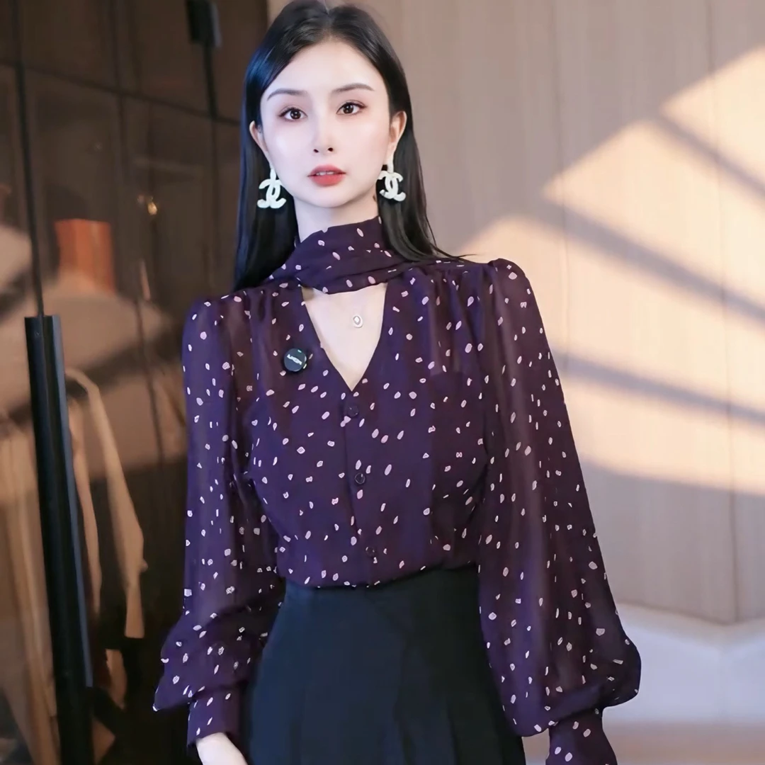 刘欣服饰 2025新款黑色波点秋装V领气质网红减龄长袖洋气上衣2614
