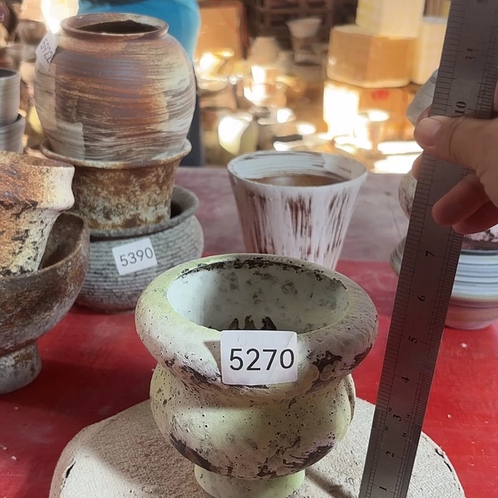 摆件高13，口11，有孔，5270