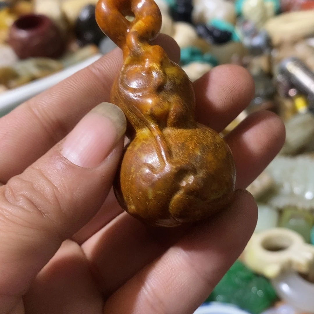 和田玉（糖玉）未镶嵌挂件