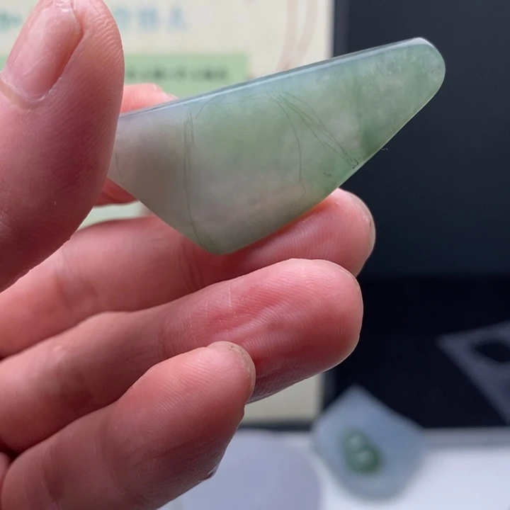 颈饰未镶嵌翡翠缅甸翡翠A货边角