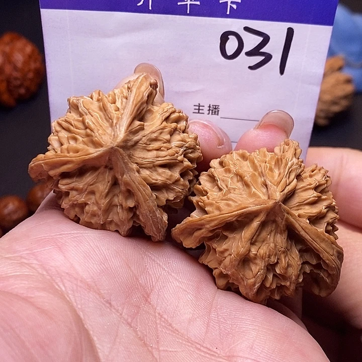 桃核吊坠文玩核桃盘山三棱全品38N