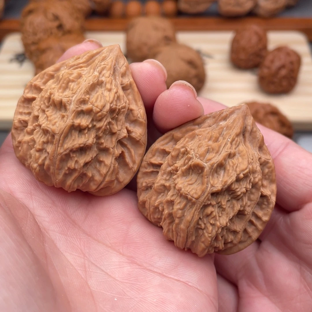 文玩核桃把件门头沟鸡心39