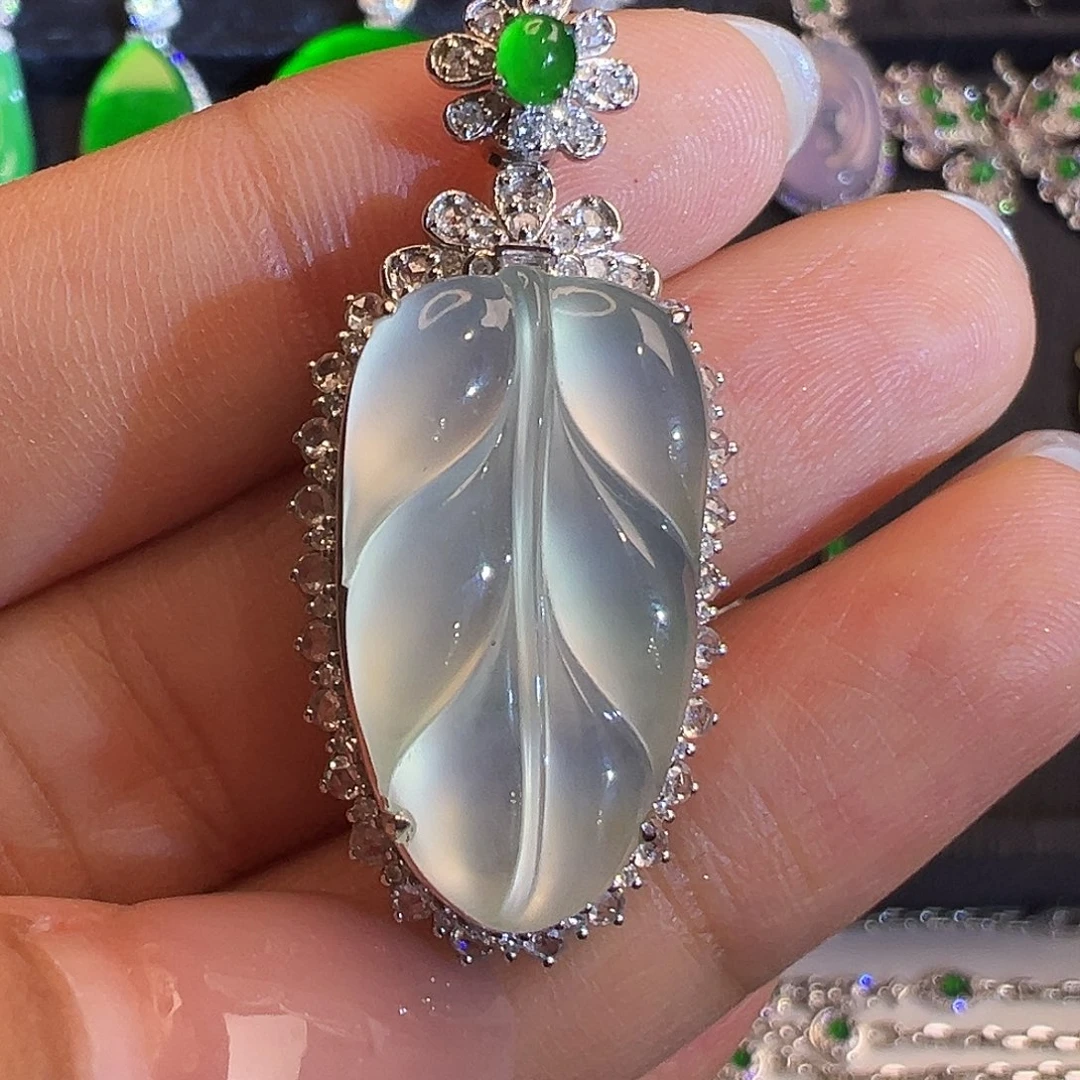 翡翠18K金镶嵌吊坠(不含链)高冰玻叶子