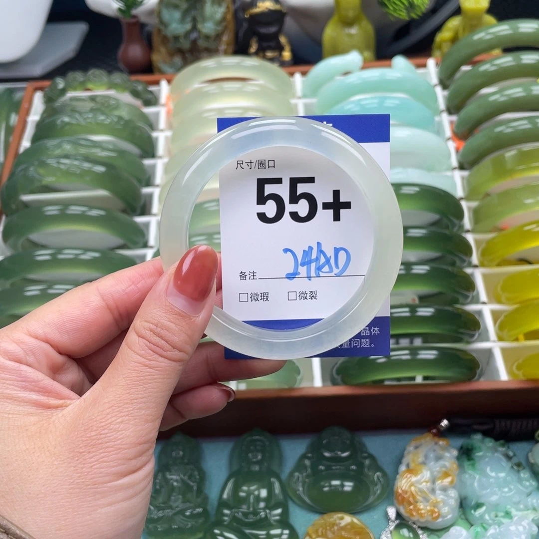 未镶嵌蛇纹石玉手镯一**?