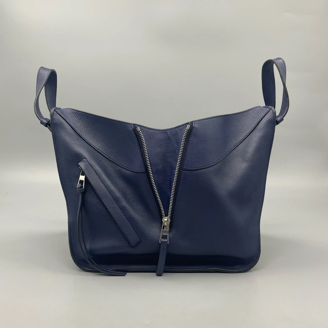 95新 LOEWE/罗意威 Loewe Hammock吊床斜挎包 尺寸28*24 A3292