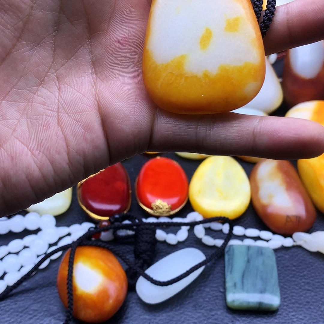 和田玉未镶嵌挂件