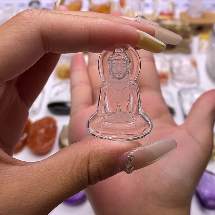 未镶嵌颈饰水晶皇*