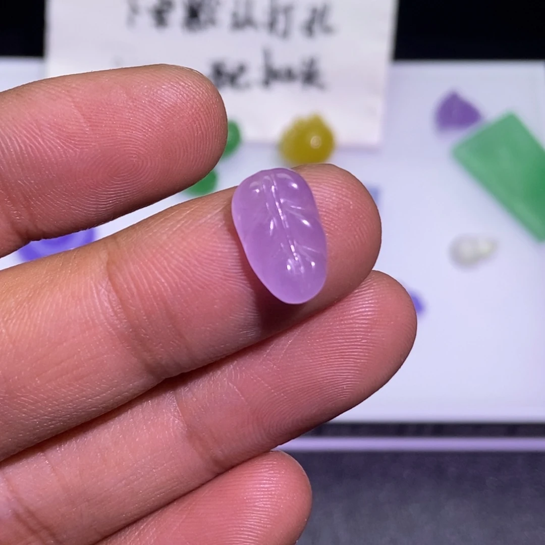 翡翠未镶嵌颈饰吊坠