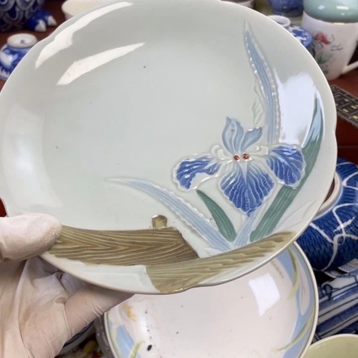 他家瓷器真美…开播了