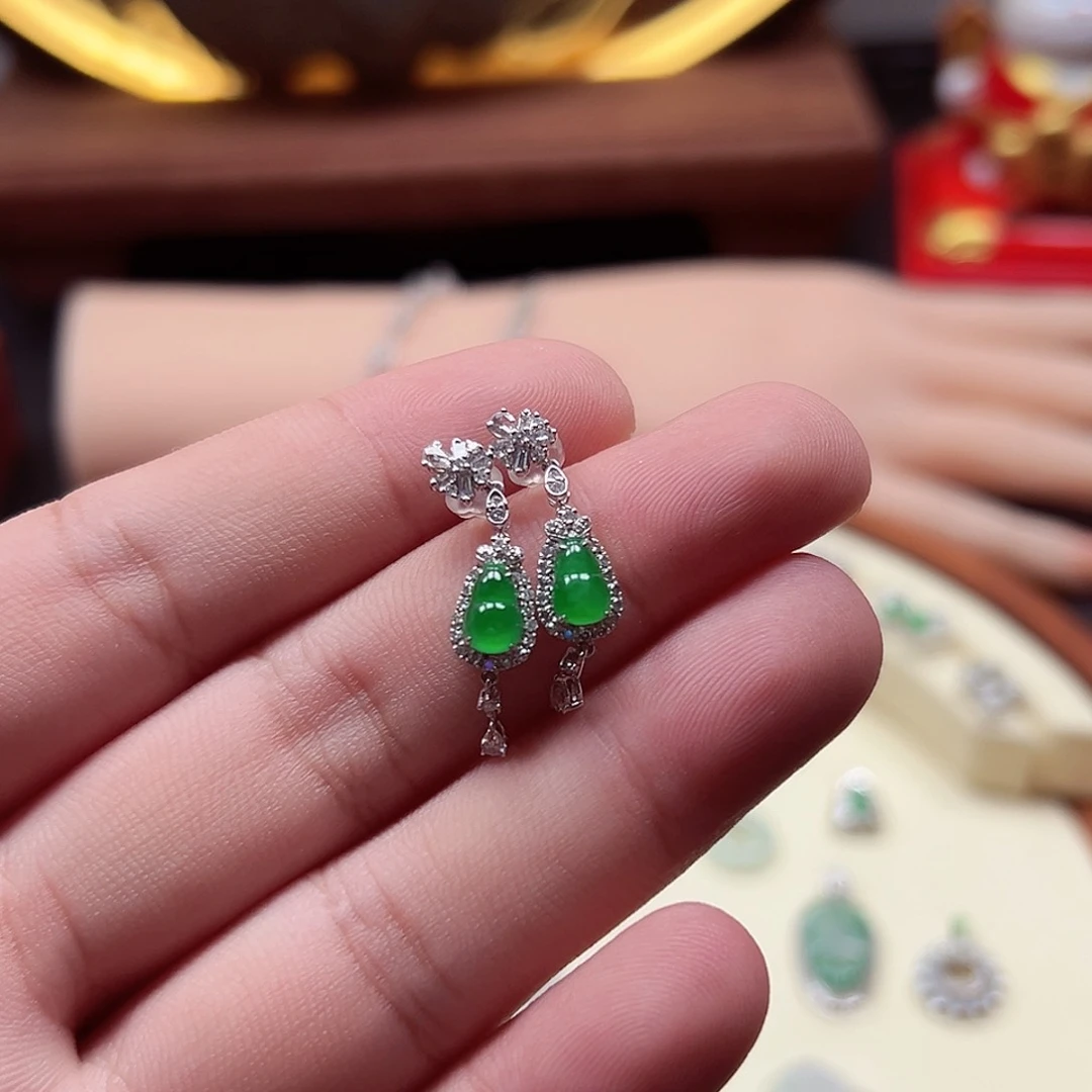 翡翠18K金镶嵌耳饰葫芦耳钉