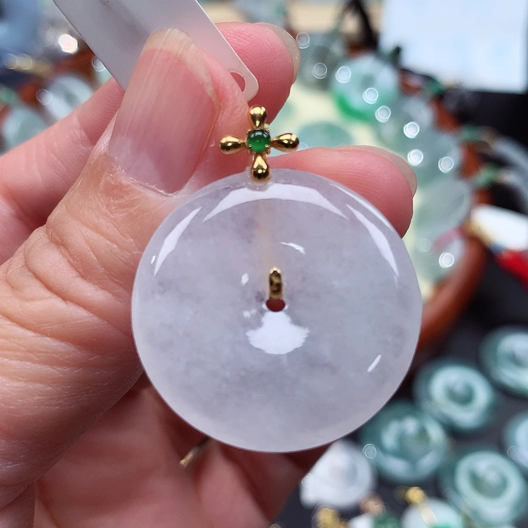 翡翠18K金镶嵌颈饰吊坠