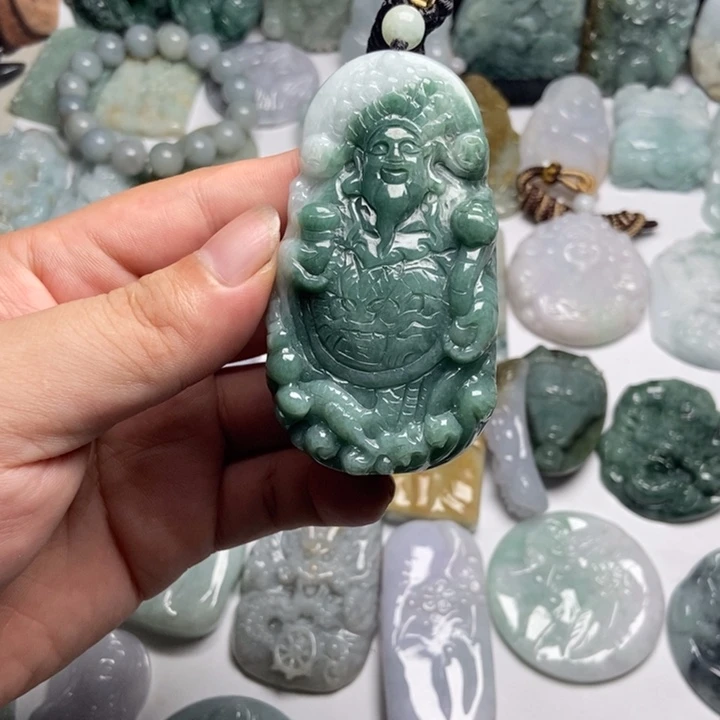 翡翠未镶嵌颈饰财爷59