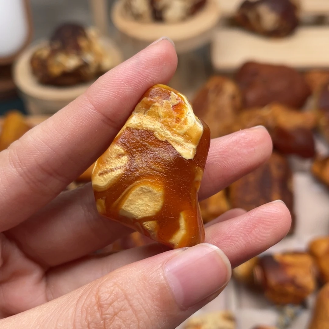 琥珀未镶嵌珠宝奇石
