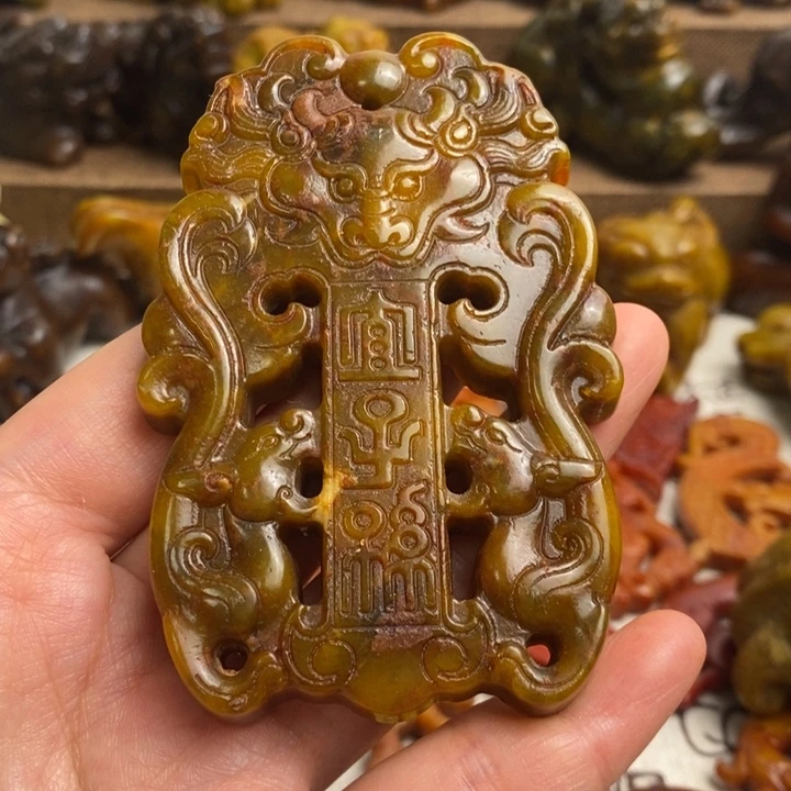 蛇纹石玉未镶嵌颈饰02