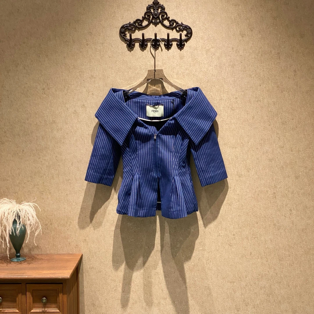 未使用 FENDI/芬迪 蓝色条纹深V领设计收腰外套/40码/39927